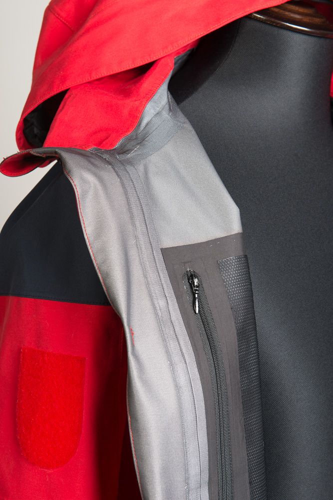 guscio-giacca-in-gore-tex-reg-3-strati-per-massima-impermeabilit-agrave-traspirazione-e-resistenza-all-abrasione-in-ogni-attivit-agrave-outdoor-ed-alpinistica