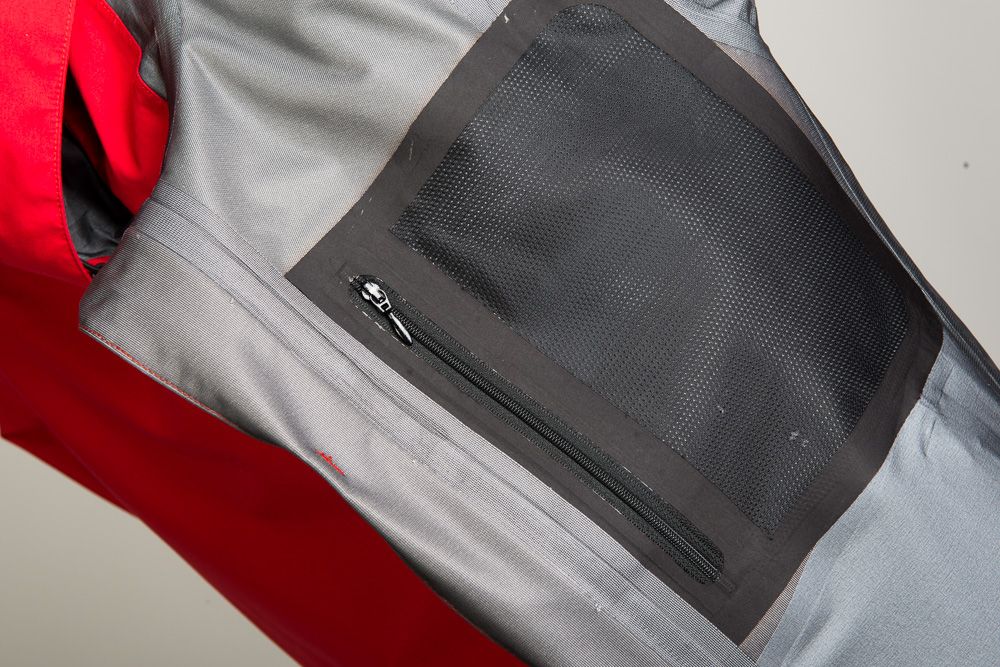 guscio-giacca-in-gore-tex-reg-3-strati-per-massima-impermeabilit-agrave-traspirazione-e-resistenza-all-abrasione-in-ogni-attivit-agrave-outdoor-ed-alpinistica