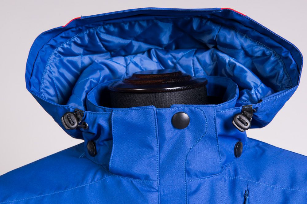 completo-da-sci-in-gore-tex-reg-in-dotazione-alla-squadra-delle-infermiere-volontarie-della-croce-rossa-italiana